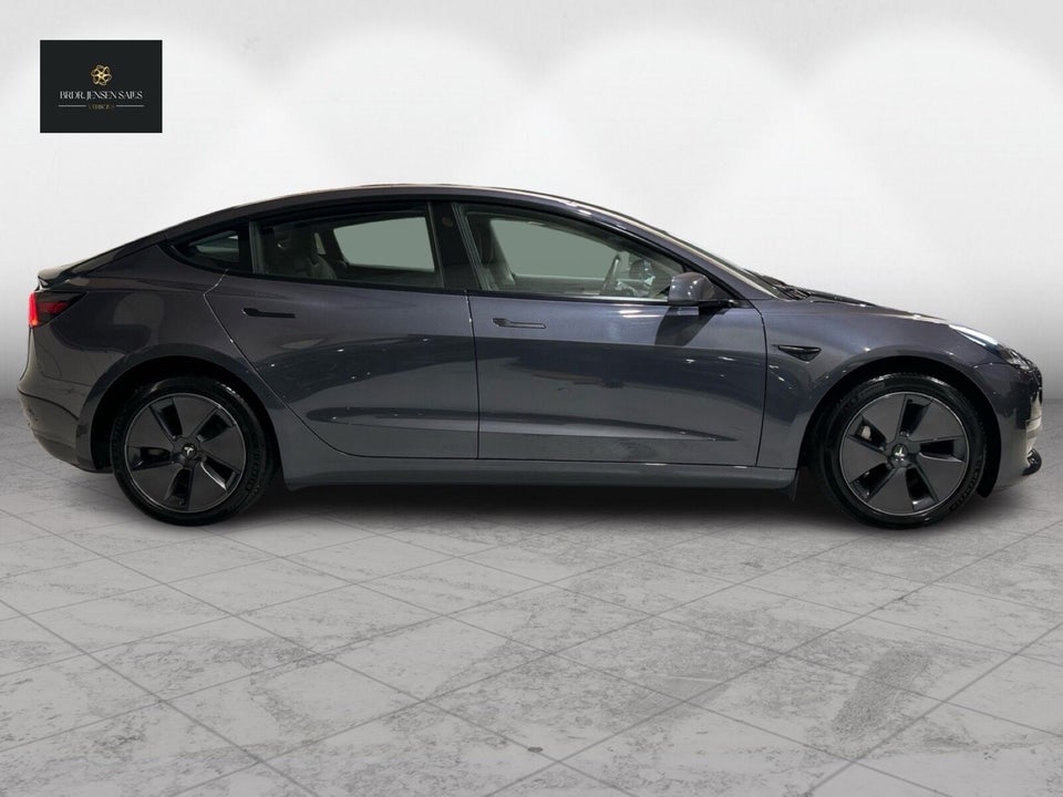 Tesla Model 3 Long Range AWD 4d