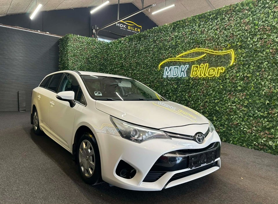 Toyota Avensis 1,6 D-4D T1 Touring Sports 5d