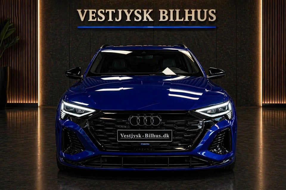 Audi Q8 e-tron 55 S-line quattro 5d