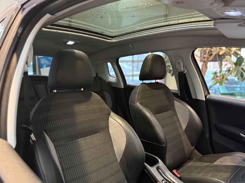 Peugeot 2008 1,2 e-THP 110 Allure Sky 5d