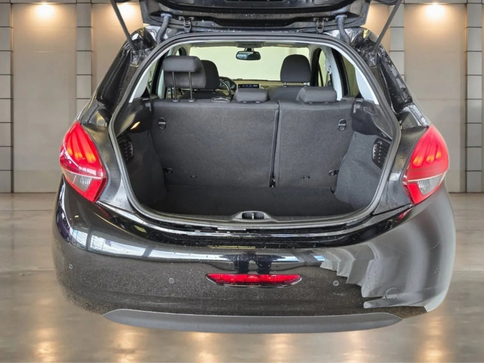 Peugeot 208 1,5 BlueHDi 100 Allure Sky 5d