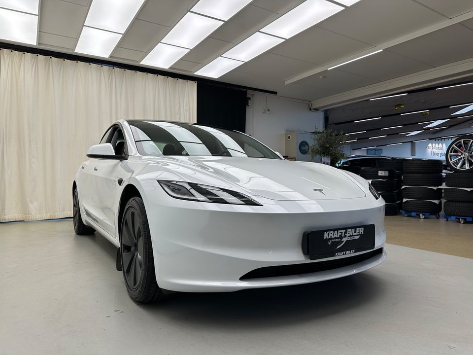 Tesla Model 3 RWD 4d