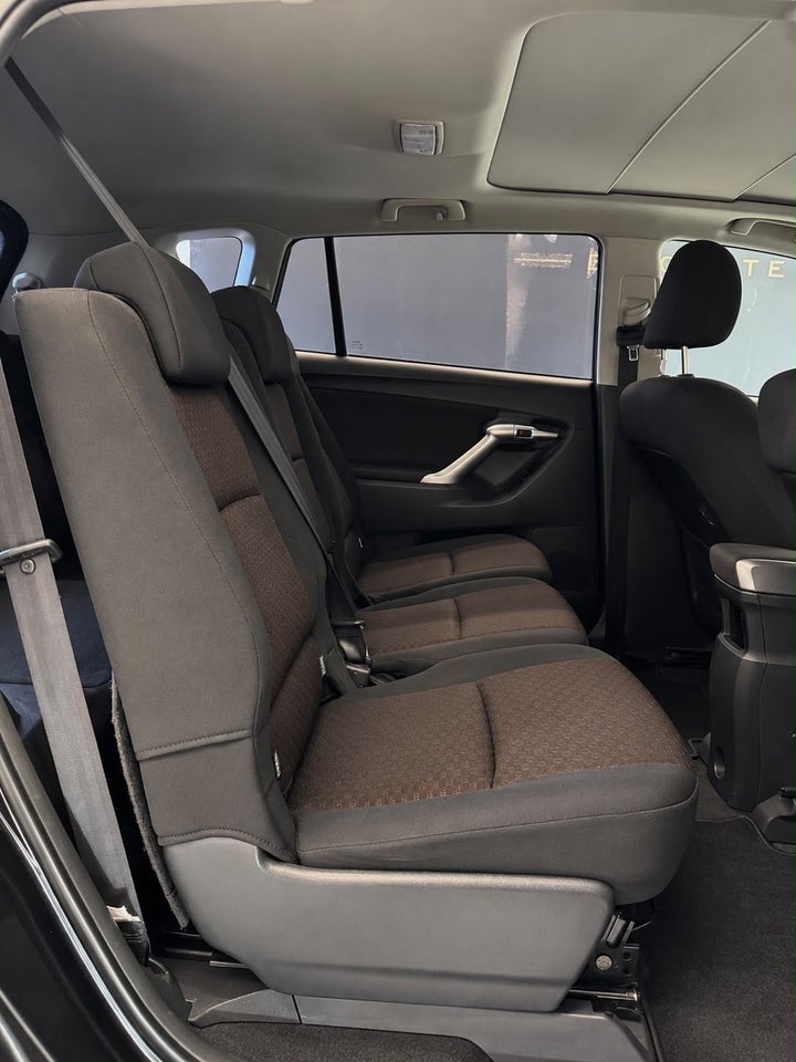 Toyota Verso 1,8 TX Skyview 7prs 5d
