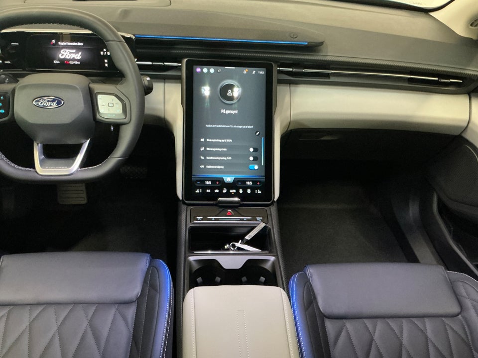 Ford Explorer 77 Premium Extended Range 5d