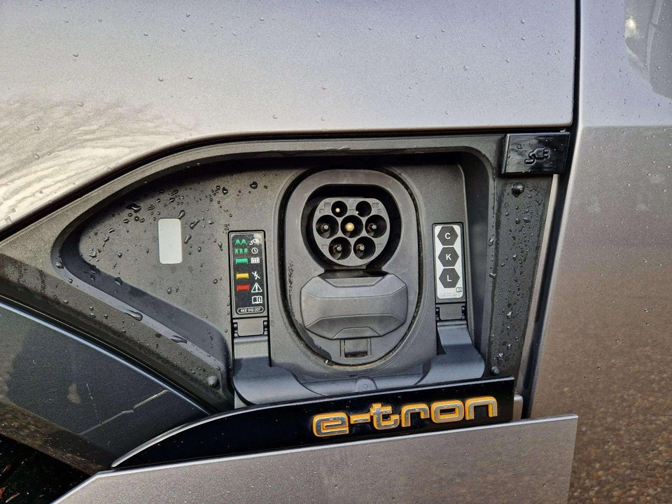 Audi e-tron 55 Advanced Sportback quattro 5d