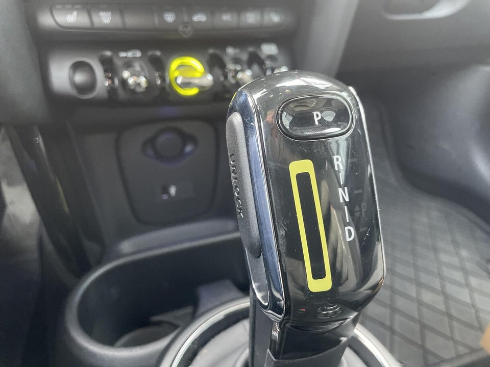 MINI Cooper SE Classic Trim 3d