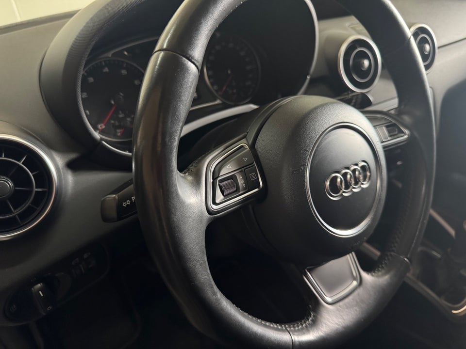 Audi A1 1,4 TFSi 122 Ambition Sportback 5d