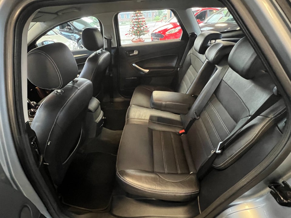 Ford Mondeo 2,5 20V Turbo Titanium stc. 5d