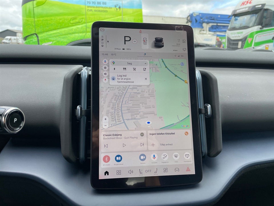 Volvo EX30 Extended Range Plus 5d