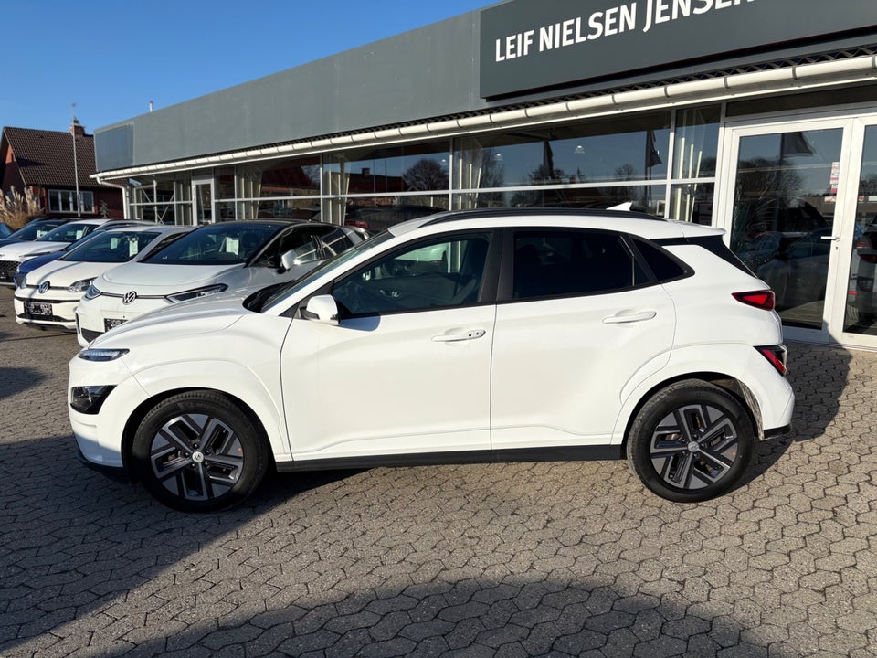 Hyundai Kona 64 EV Essential 5d
