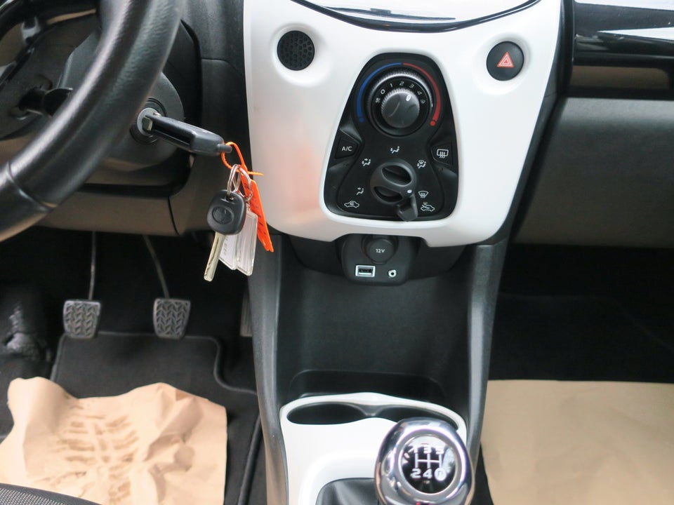 Toyota Aygo 1,0 VVT-i x-wave 3d