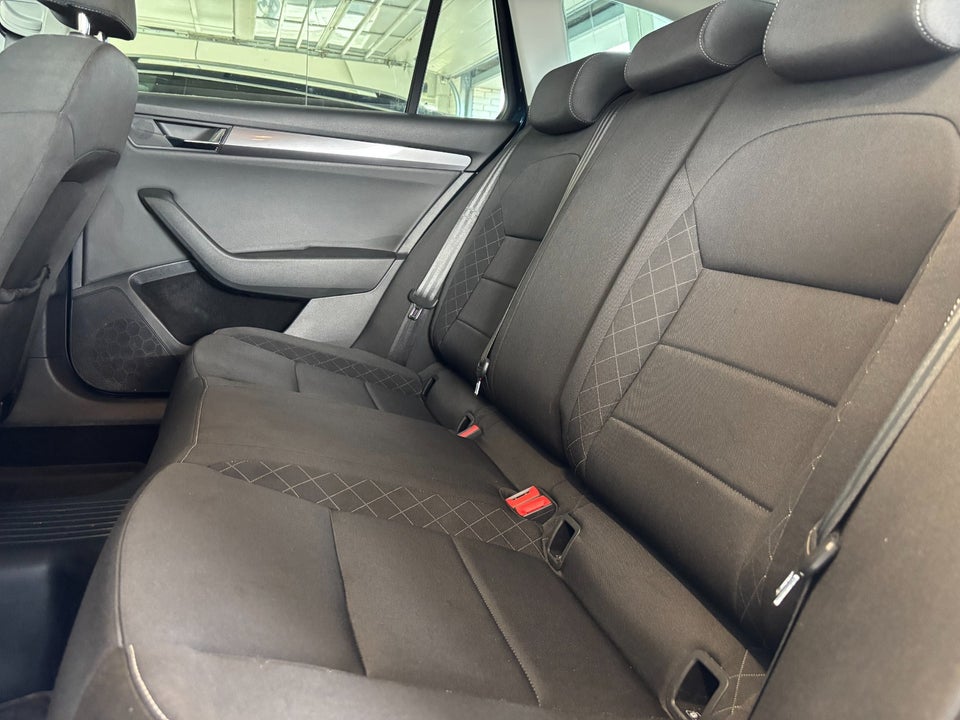 Skoda Superb 1,4 TSi 150 Active Combi DSG 5d