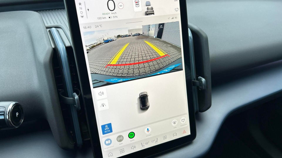 Volvo EX30 Standard Range Plus 5d