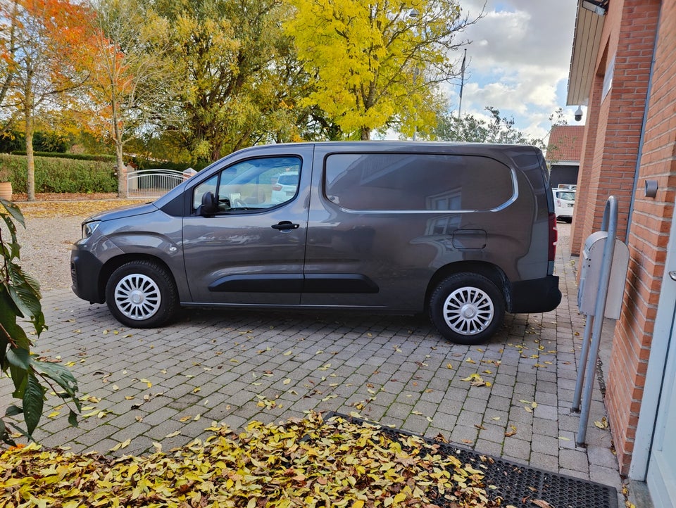 Peugeot Partner 1,5 BlueHDi 130 L2V2 Plus EAT8 Van