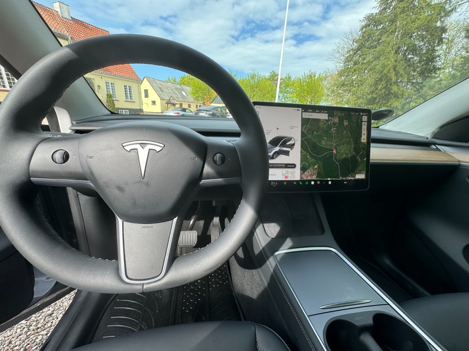 Tesla Model Y Long Range AWD 5d