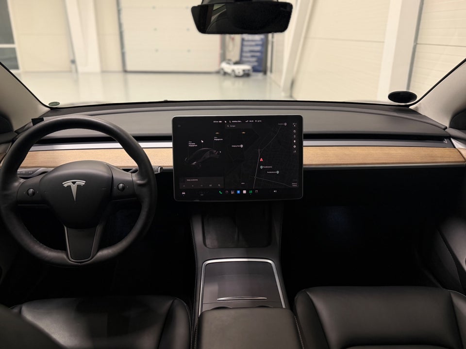 Tesla Model 3 Long Range AWD 4d