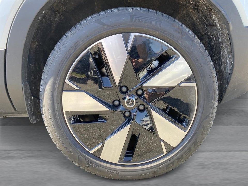 Volvo EX40 Extended Range Plus 5d