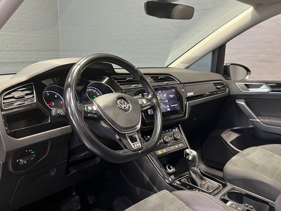 VW Touran 2,0 TDi 190 Highline R-line DSG 7prs 5d