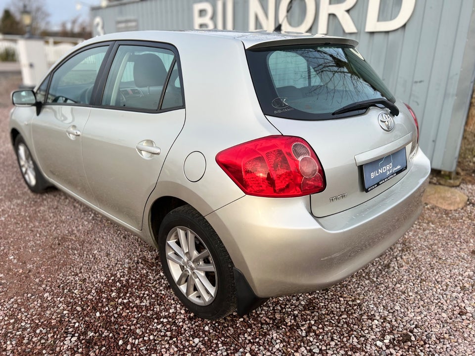 Toyota Auris 1,6 Luna+ 5d