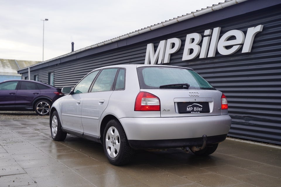 Audi A3 1,8 Ambiente 5d