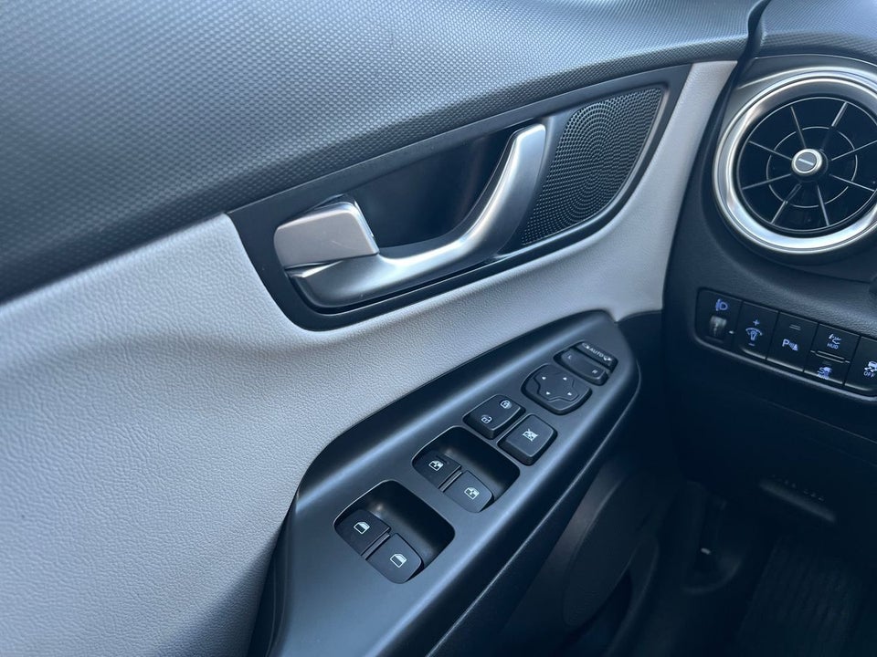 Hyundai Kona 64 EV Ultimate 5d