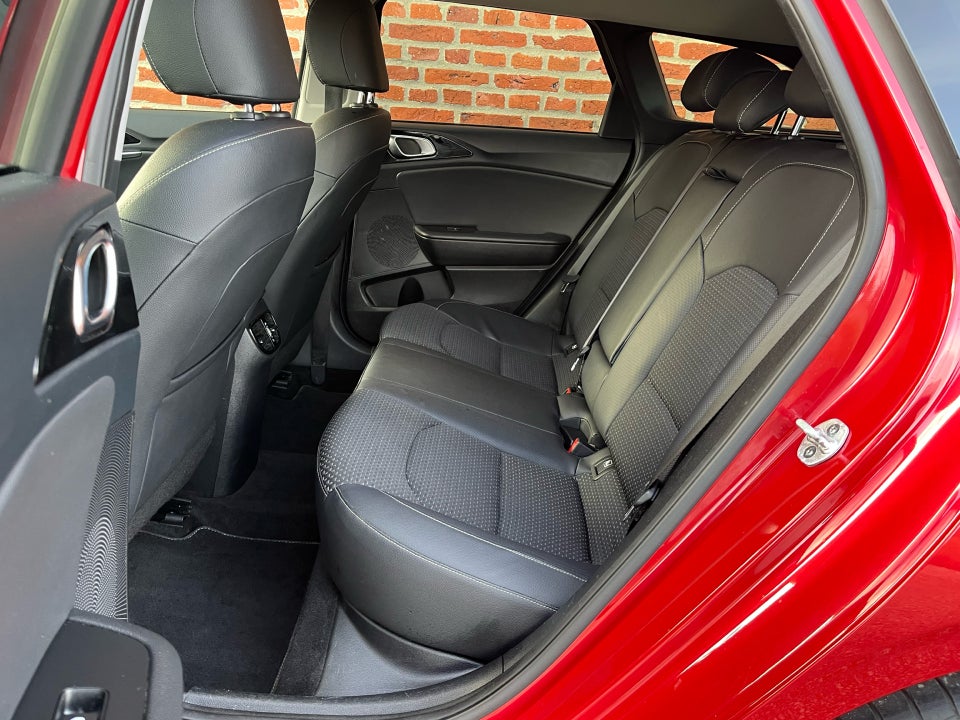 Kia Ceed 1,4 T-GDi Intro Edition SW DCT 5d