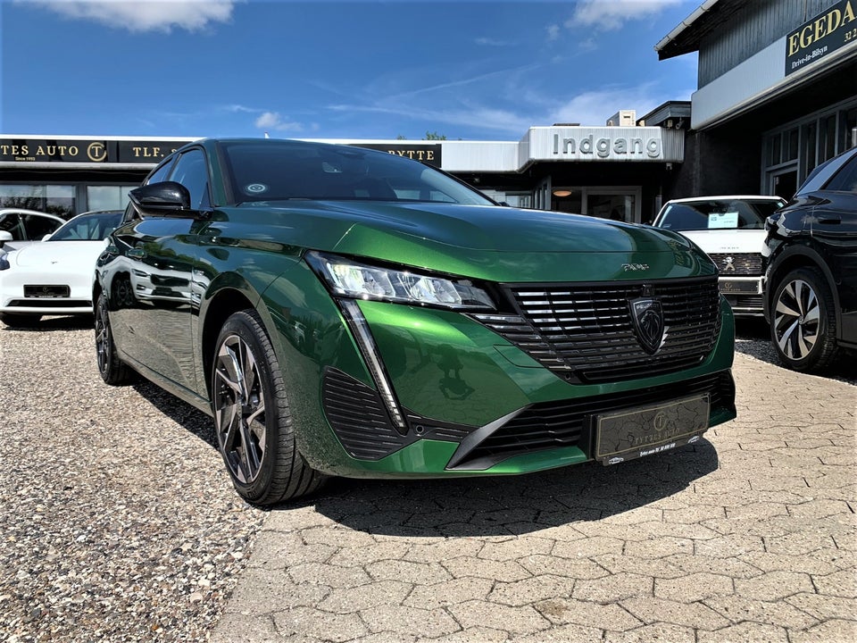 Peugeot 308 1,6 Hybrid First Selection+ EAT8 5d