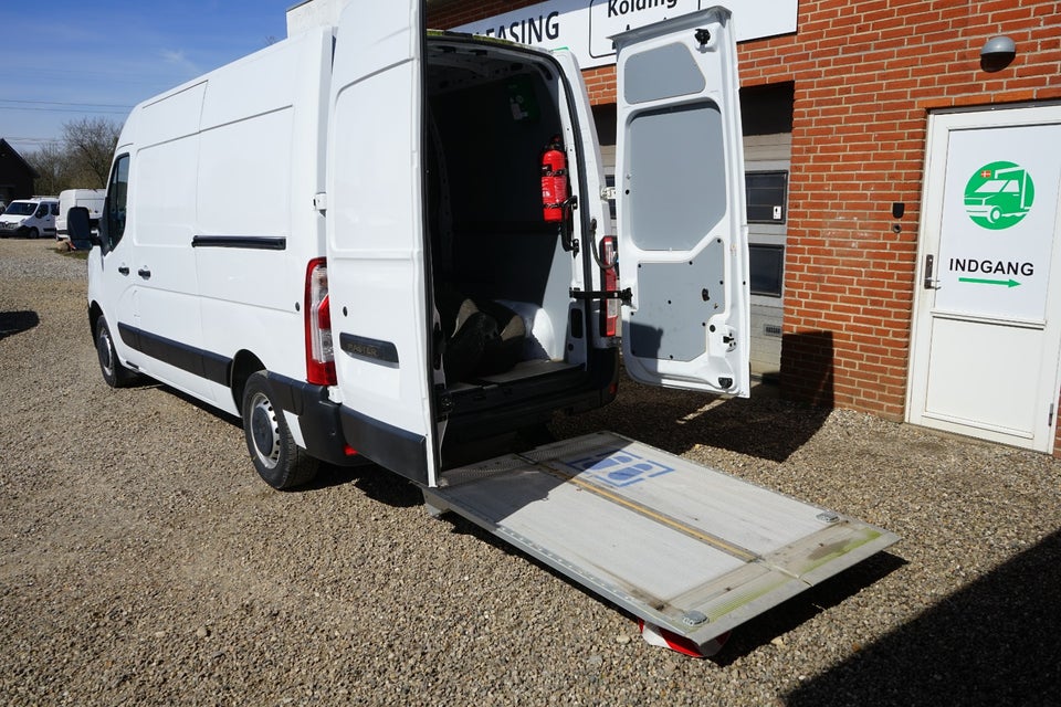Renault Master IV T33 2,3 dCi 150 L2H2 Kassevogn
