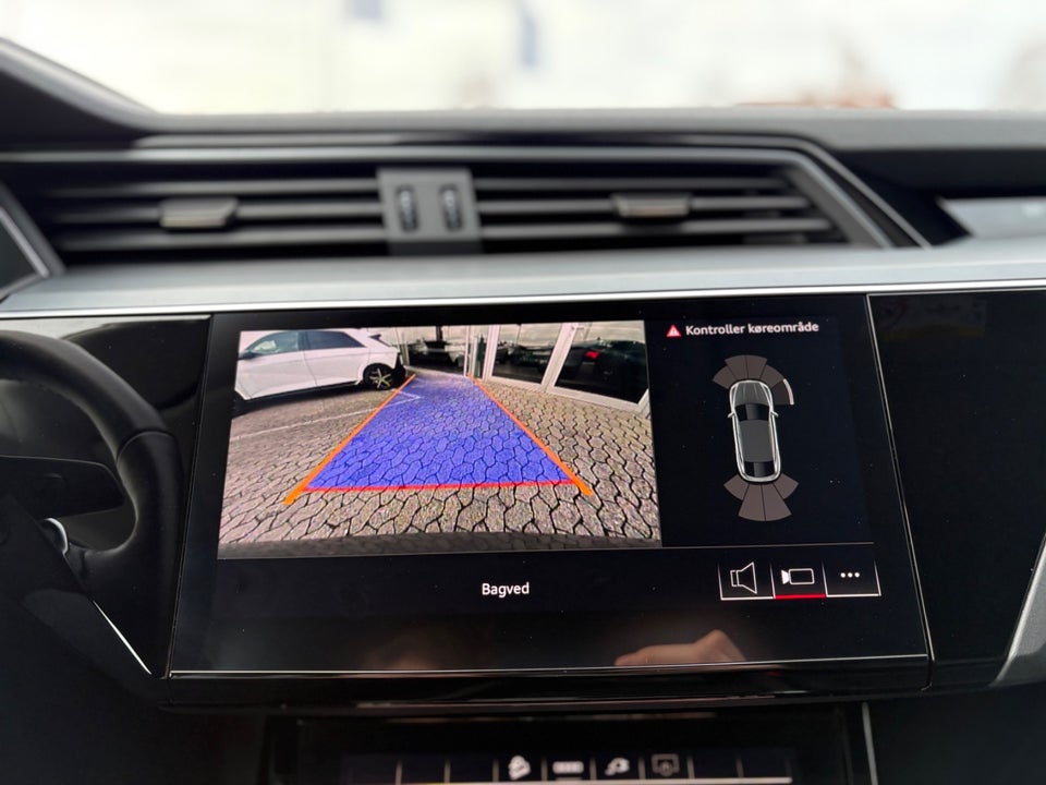 Audi Q8 e-tron 50 S-line Sportback quattro 5d