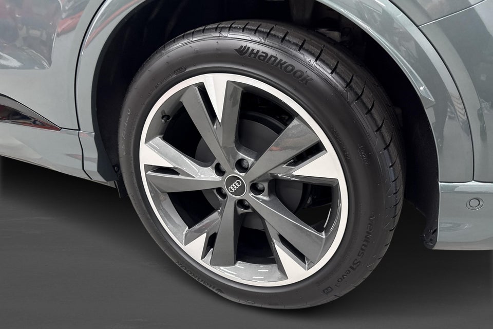 Audi Q4 e-tron performance 5d