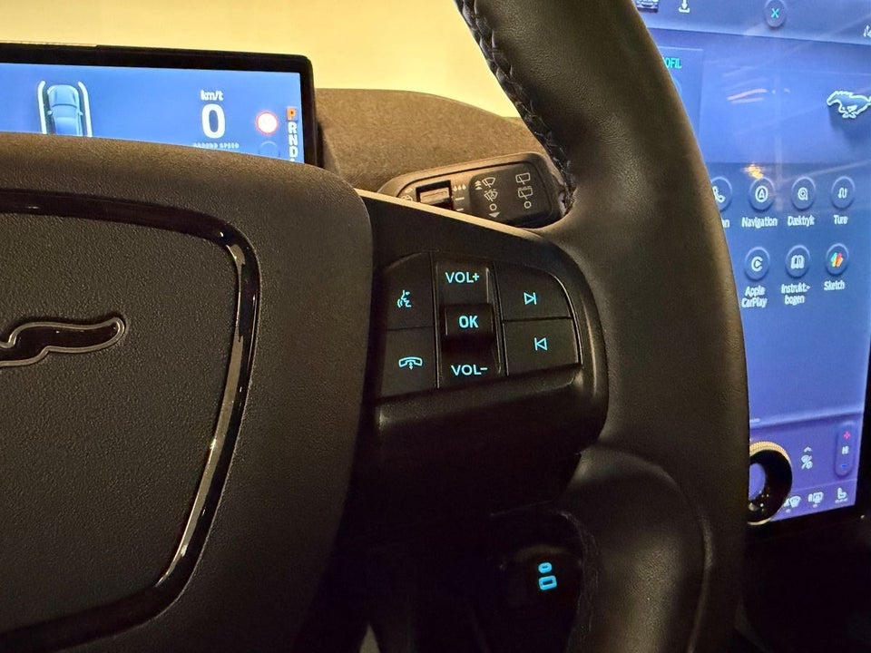 Ford Mustang Mach-E 68 Standard Range 5d