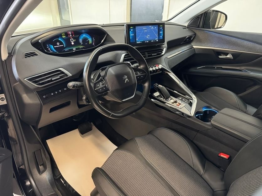 Peugeot 3008 1,6 Hybrid First Selection EAT8 5d