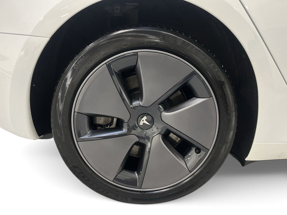 Tesla Model 3 Long Range RWD 4d