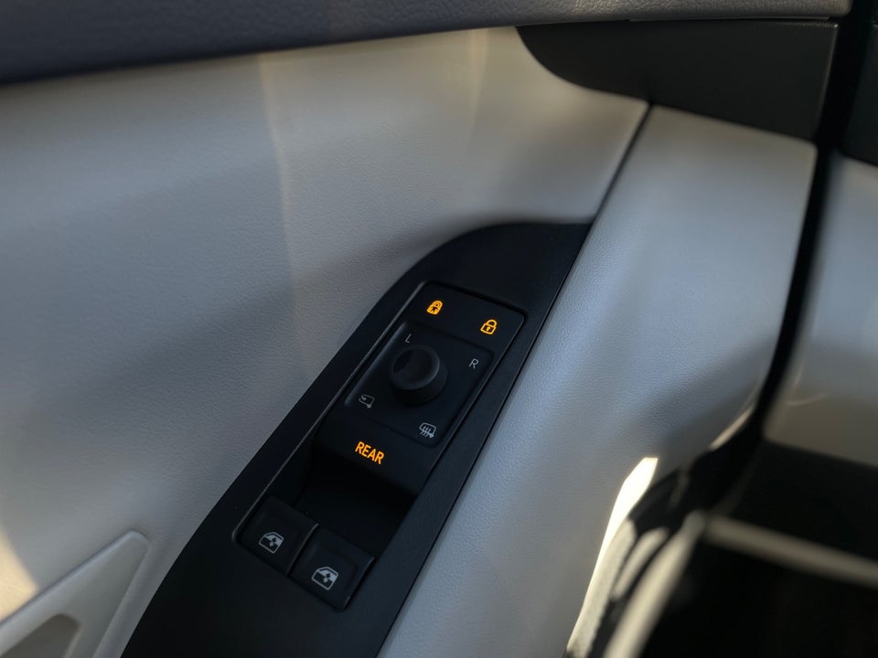 Ford Explorer 82 Premium Extended Range 5d