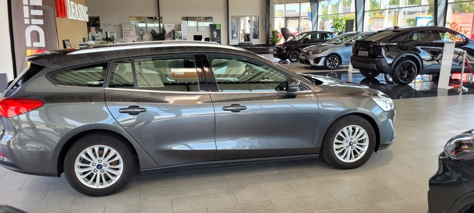 Ford Focus 1,0 EcoBoost Titanium Business stc. 5d