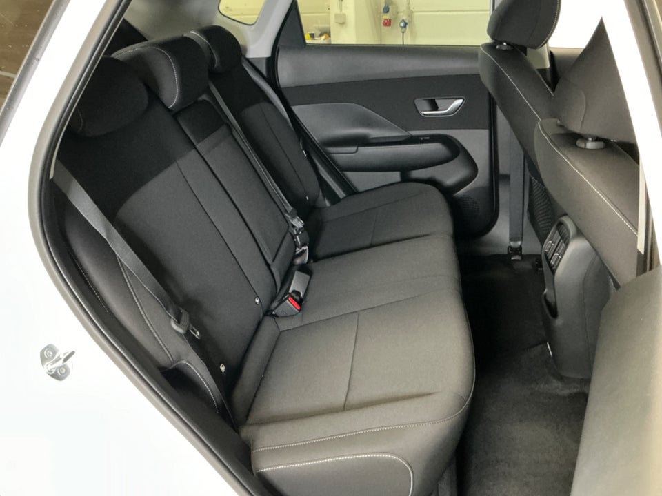 Hyundai Kona 65 EV Essential 5d