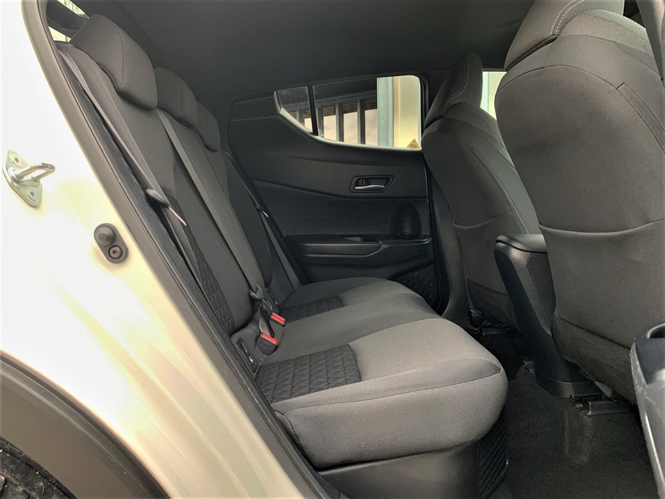 Toyota C-HR 1,8 Hybrid C-LUB Premium CVT 5d