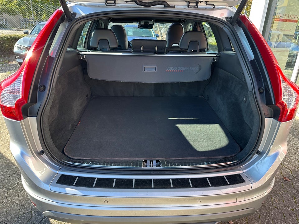 Volvo XC60 2,0 D4 181 Ocean Race aut. 5d