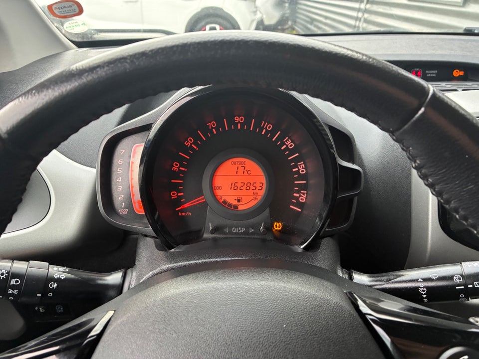 Toyota Aygo 1,0 VVT-i x-play x-touch 5d