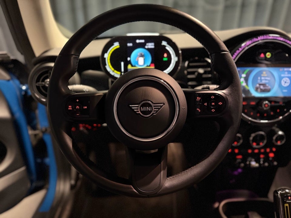 MINI Cooper SE Classic Trim 3d