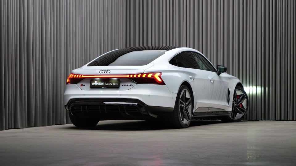 Audi RS e-tron GT quattro 4d
