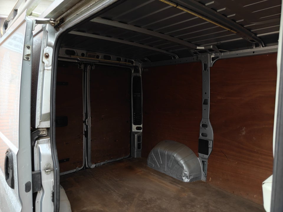 Peugeot Boxer 330 2,2 HDi 110 Kassevogn L1H1