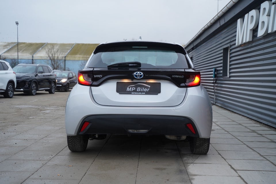 Toyota Yaris 1,5 Hybrid H3 e-CVT 5d