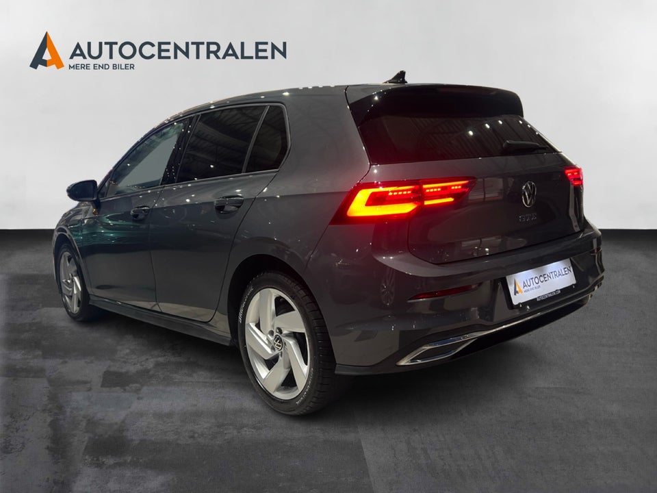 VW Golf VIII 1,4 GTE DSG 5d