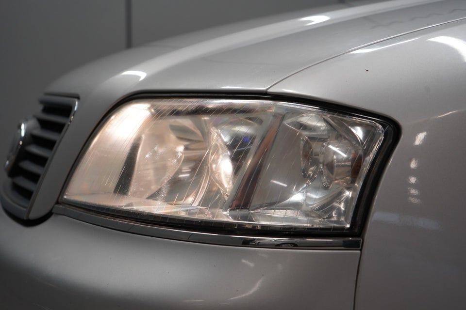 Audi A6 2,4 Multitr. 4d