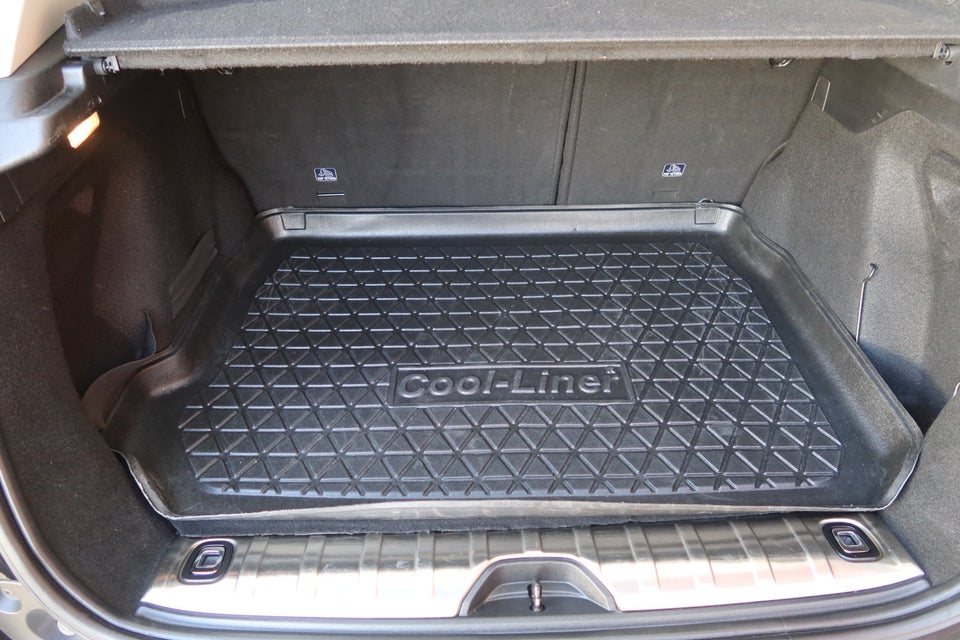 Peugeot 2008 1,6 BlueHDi 100 Allure Sky 5d