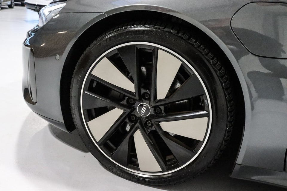 Audi e-tron GT quattro 4d