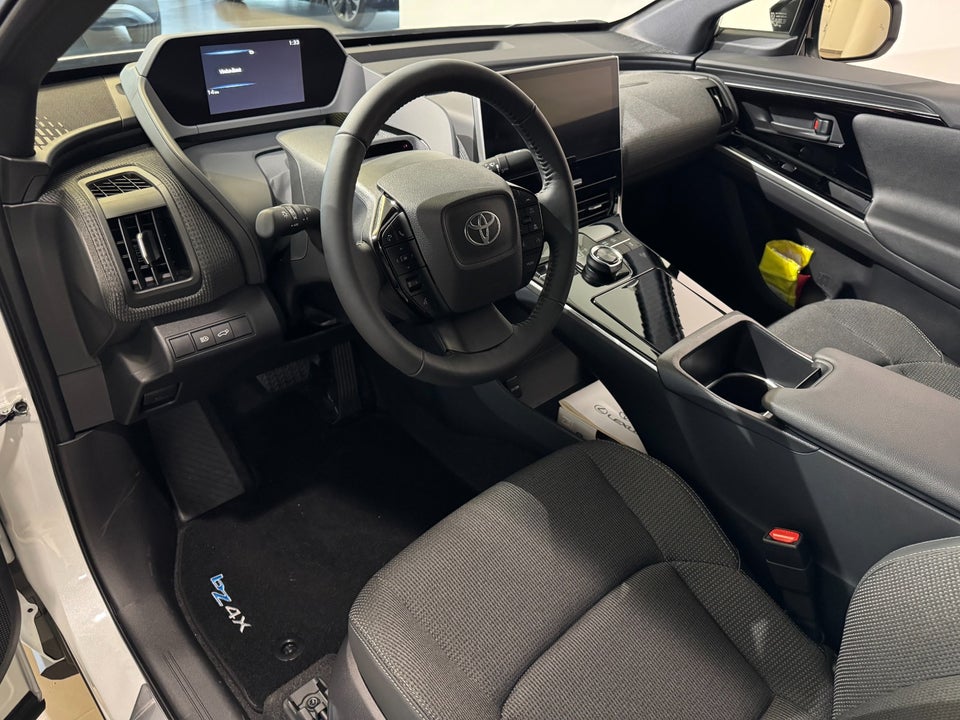 Toyota bZ4X Active 5d