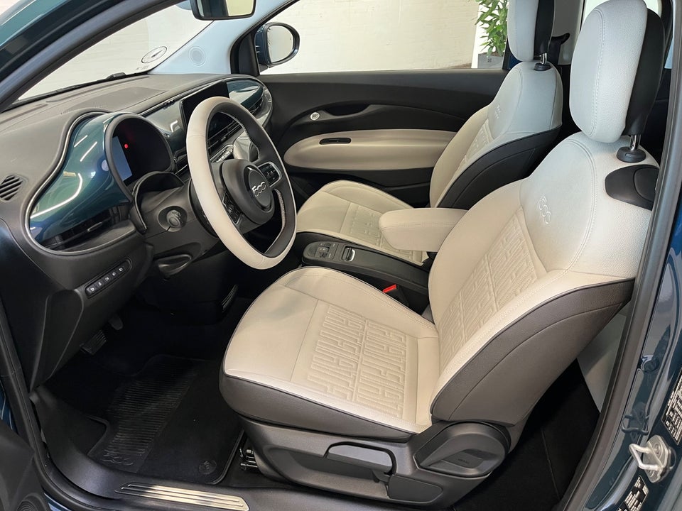 Fiat 500e 42 la Prima 3+1 4d