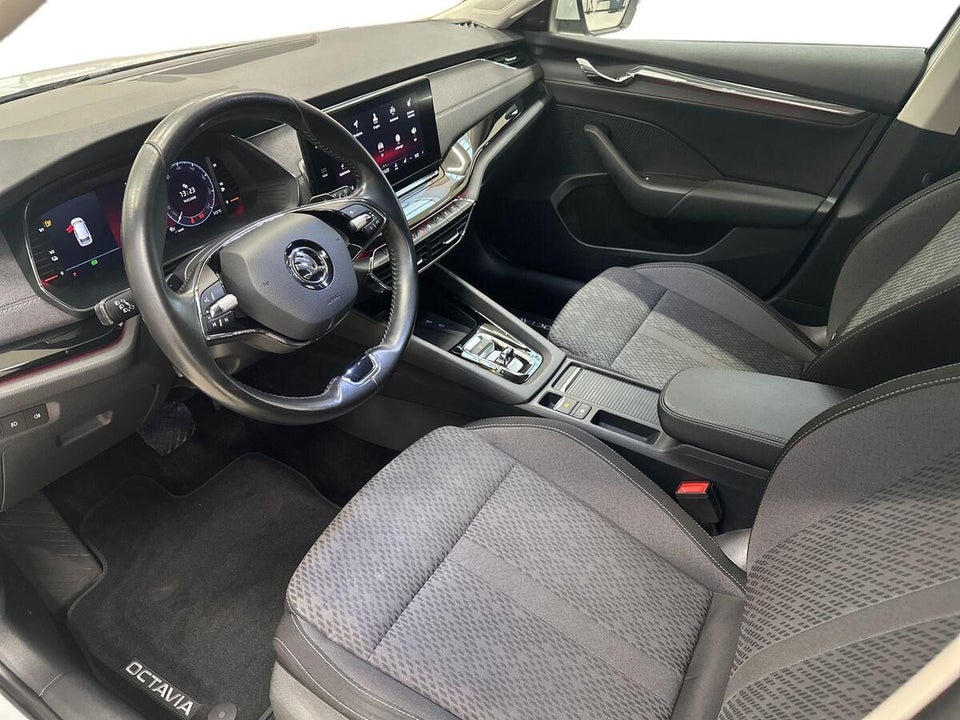 Skoda Octavia 1,4 TSi iV Plus Combi DSG 5d